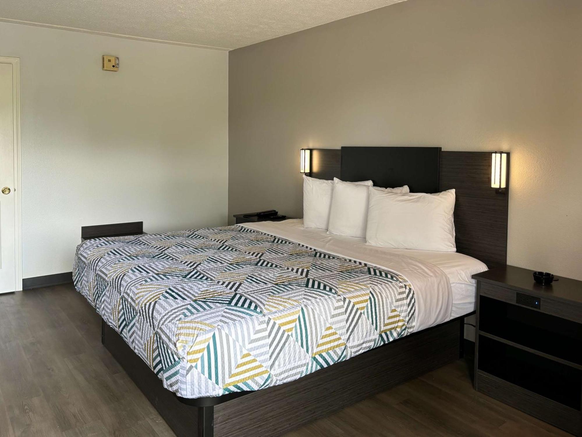 6 Richmond, Ky Eku Campus Area Hotel 2*